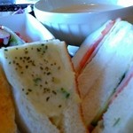 塩麹タマゴのホットサンドがいける