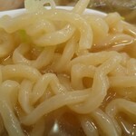 会津喜多方ラーメン坂内 小法師 - 存在感ある太縮れ麺！啜りがいある頼もしい麺だ！