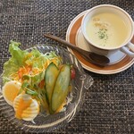 Cafe Suimei - サラダ、スープ。