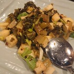 貴州火鍋 - 大根と高菜の漬物の和え物