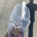 ベッカライ・ペルケオ・アルト・ハイデルベルク - 全部食べてしまった。
                                仕事中で、しかも路上で立ち食い。
                                もう止まらなかった。