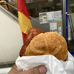 ベッカライ・ペルケオ・アルト・ハイデルベルク - フライシュケーゼ(560円)
                                少し(高)値段はするが、生地が美味いので何を挟んでも美味い。