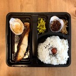 魚場 “SAKA-BAR” uoino - 目鯛西京焼き弁当 ¥730- (税込)