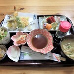 小さな和風レストラン 笑福 - 寿司膳　天ぷら・刺身・小鉢・汁