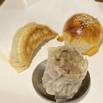 豊栄 - 胡椒餅・熊焼売・猪餃子