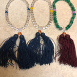 とんぼ玉&Cafe 小さな探究室 - 息子と娘とあたしの数珠。ちなみに旦那は既に持ってるから作らなかっただけ。嫌がらせじゃない。仲悪くない。わざわざ言うところがかえって怪しい。