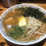 清麺 - みそラーメン　キムチ風、バター乗せ。