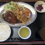 和風キッチン 蔵 - B ハンバーグ&焼肉豚しょうが焼ランチ（800円）