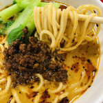 髭鬚張魯肉飯 - 担々麺