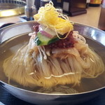 サンムーン 浅草橋店 - 冷麺を横から