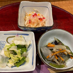 あきよし - お通し3種、浅漬け、煮物、酢の物