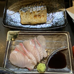 日本酒と地魚 すぎ浩 - 本日の日替わりでは、焼魚は鯖の塩焼き、刺身は脂がのったカンパチでした