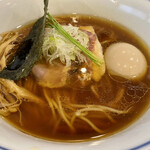 らぁ麺 麦一粒 - 味玉醤油らぁ麺@900円(税込)