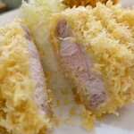 とんかつ成蔵 - ピンク色