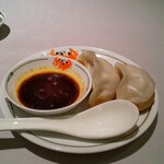 中国飯店 富麗華 - 肉汁たっぷり焼き餃子