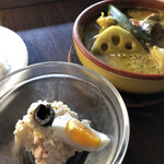 カフェモンキーバー - ポテトサラダにもファンが多いと思います。