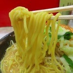 食龍 - 麺のアップ