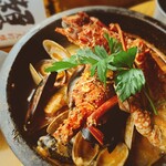 ■■ Fish Market Stone-Grilled Bouillabaisse ■■ 1,980 yen (excluding tax) for two servings
