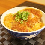 めんふぁん食堂 - かつ丼　750円