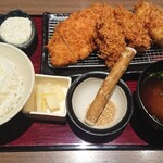 とんかつ新宿さぼてん - 大粒牡蠣フライと熟成三元麦豚ロースかつ御膳+単品　カニクリームコロッケ