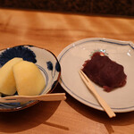 Houzenji Yokochou Seitarou - リンゴと赤福餅