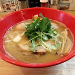 麺匠 輪 - 鶏白湯ラーメン（醤油）＋煮玉子