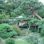 三養荘 - 庭園から観た本館｢御幸」