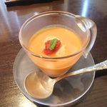 エノテカ・ラ・リコルマ - 2012/08　六輪村白石さんのトマトの冷製スープチーズ工房タカラのリコッタチーズムース添え