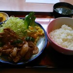 満月 - 料理写真:焼肉定食　税込880円