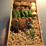 鳥しき - 『鳥しき弁当￥2800』
      