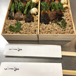 鳥しき - 『鳥しき弁当￥2800』
      