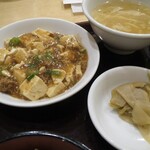 中国料理 百楽 - 豆腐のそぼろあんかけ、スープ・ザーサイ
