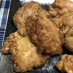 骨付鳥、からあげ、ハイボール がブリチキン。 - 大きなサイズのもも肉