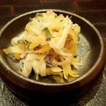 旬菜料理 山灯 - アラカルトでごはんを頼んだ時に付くかくや（７月）漬物を酸味を上手に活かした、夏の愉しみ