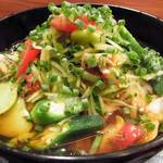 旬菜料理 山灯 - 「あさりの夏野菜冷やしめん」：山形産の細めのうどんを、あさりとたっぷりの夏野菜と優しいお出汁でいただきます！