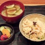 旬菜料理 山灯 - アラカルトで頼むと、セットには味噌汁と香の物付き