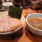 らー麺 鉄山靠 - 濃厚魚介つけ麺（肉マシ）