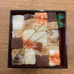 いづ重 - 上箱寿司　1,944円