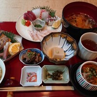 対馬のどぐろとイカ活き造り 博多 魚蔵 都ホテル店 - 