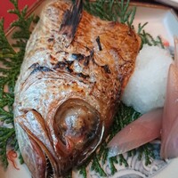 対馬のどぐろとイカ活き造り 博多 魚蔵 都ホテル店 - 