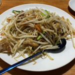 香満園 - 2021年1月。豚肉ともやし炒め680円。