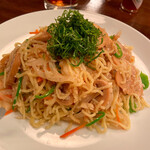 比呂 - ガーリック焼きそば　タバスコをかけていただこう！