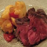 旬菜料理 山灯 - 「米沢牛のローストビーフ」：しっとりと吸い付くような食感！凝縮した旨みやコク♪