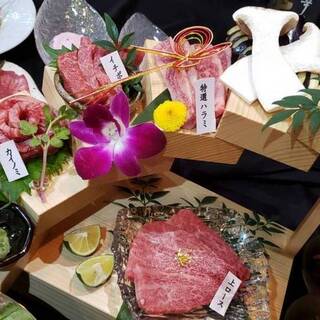 我們也提供可以品嚐到最高品質的宮崎牛的套餐。