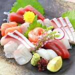 Assortment of five types of sashimi