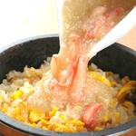 Stone-grilled fried rice with crab sauce