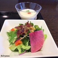 中国料理 豪華 - 副菜のｻﾗﾀﾞと杏仁豆腐