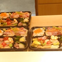 寿司と日本料理 銀座 一 - テイクアウトのお弁当3人前