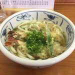 手打うどん　源内 - 大きなエビが
                                隠れておる(@_@)