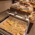 Boulangerie Bonheur - パン棚